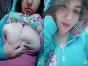 Sexy Paki Girl Showing Her Big Boobs