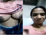 Sexy Paki Girl Showing Her Boobs on Video Call