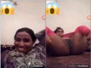 Horny Bhabhi Showing Her Pussy