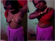Sexy Tamil bahbhi Boobs Capture By Hubby