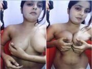 Hot Look Desi Girl Record her Nude Video