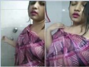 Cute Desi Girl Showing Her Boobs and Bathing Part 5