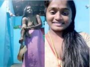 Horny Tamil Bhabhi Showing Her Boobs and Pussy