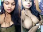Sexy Desi Bhabhi Showing Her Big Boobs Part 1