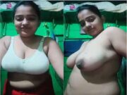 Hot Look Desi Girl Showing Her Boobs and Pussy Part 1