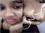 Cute Lankan Girl Showing Boobs on Video Call