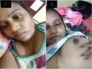 Bhabhi Showing Boobs to Lover On Video Call