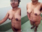 Desi Milf Record Her Nude Selfie
