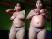 Horny Boudi Showing Her Nude Body
