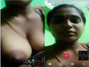 Tamil Bhabhi Showing her Boobs