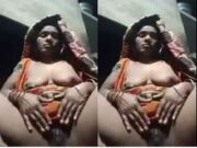 Desi Bhabhi Showing Her Boobs and Pussy