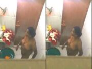 Desi Tamil girl Bathing Record In Hidden Cam