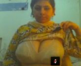 Lahori housewife Saba showing big boobs on webcam