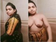 Sexy Bangla Girl Bathing