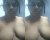 Tamil Bhabhi Showing Her Big Boobs