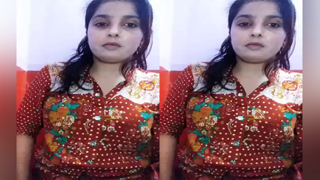 bhabhi showing her full naked beautiful body