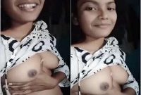 Today Exclusive- Cute Desi Girl Shows Boobs