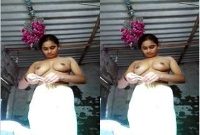 Today Exclusive- Desi Village Girl Shows Boobs