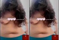 Today Exclusive- Desi Girl Showing Boobs On Video Call