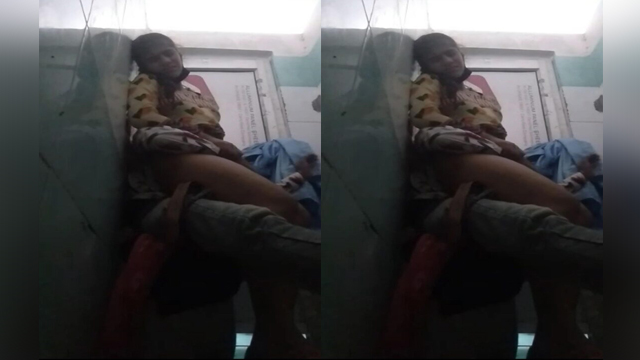 Desi Girl First Time Fuck With GF in Changing Room
