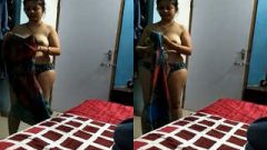 Today Exclusive – Sexy Bhabhi Changing Cloths