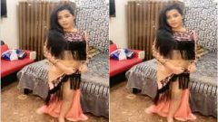 Today Exclusive – Sexy Indian Girl Dancing
