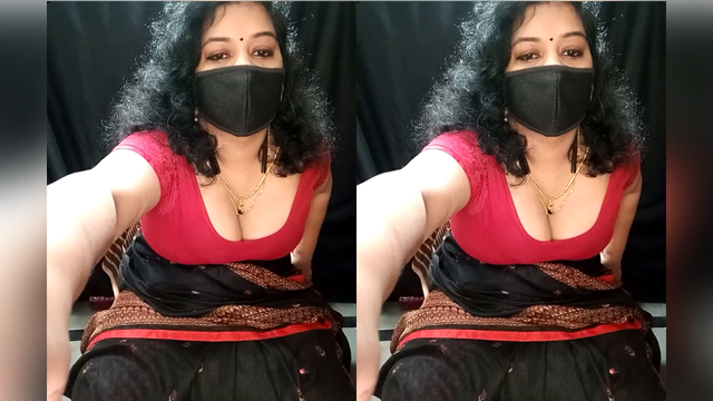 Chubby Desi Showing Boobs & Ass on Cam