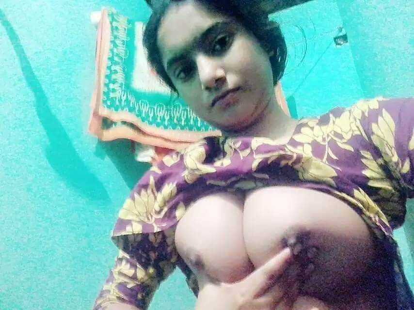 Bangladeshi Girl Few Pics