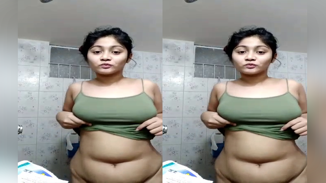 NAUGHTY GIRL FLAUNTING & TEASING HER BODY IN SHOWER