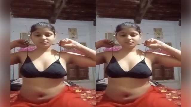 Cute Desi Girl Showing Her Nude Body