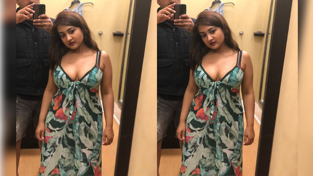 Sexy Punjabi Girl Shows Boobs