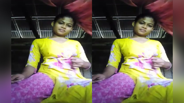 Bangladeshi Village Girl Showing Her Wet pussy And Sucking Boobs