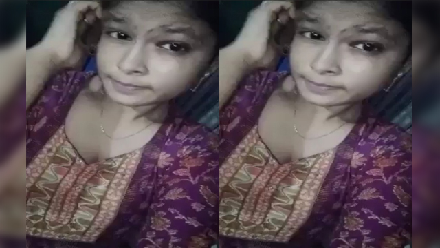 Bangladeshi Beautiful Sexy Village Girl Showing And Fingering 1