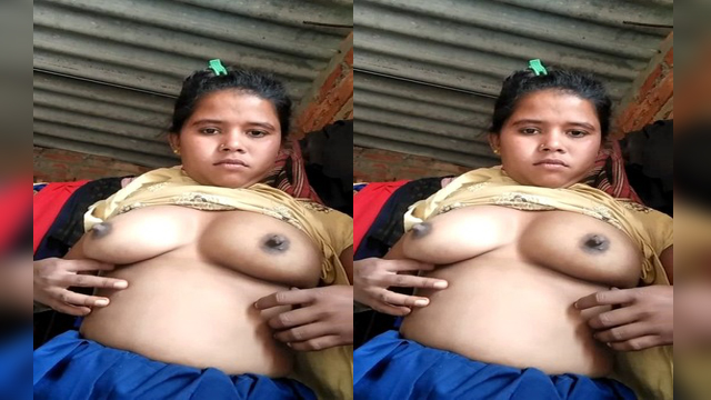 Cute Desi girl Shows her Boobs and Pussy Part1