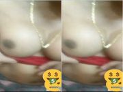 Today Exclusive – Sexy Desi Girl Shows Boobs