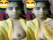 Today Exclusive – Cute Desi Girl Shows her Boobs On VC