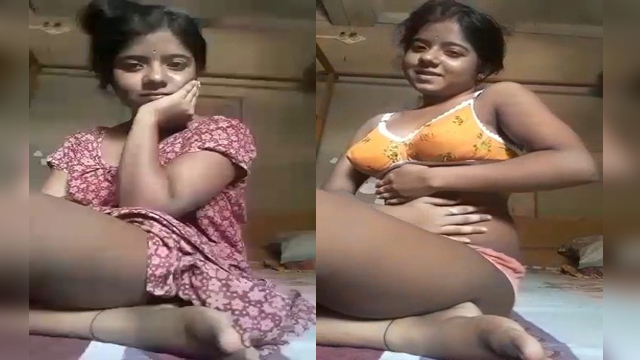 Horny Desi Girl Shows her Boobs and Pussy