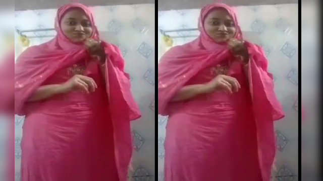 Bangladeshi Super Sexy Figure Married Girl Showing
