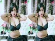 Today Exclusive – Sexy Indian Model Amesha Shows Nude Body