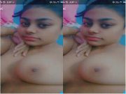 Today Exclusive –Cute Desi Girl Shows her Boobs