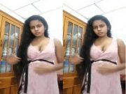 Today Exclusive – Lankan Girl Strip Her Cloths and Shows Nude Body