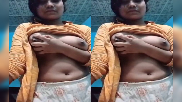 Cute Desi Girl Shows Boobs