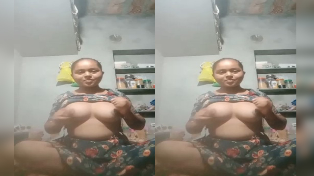 Horny Desi Girl Shows her Boobs and Pussy Part1