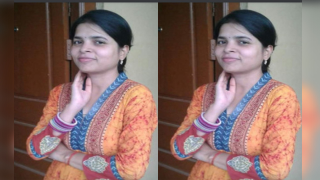 Beautiful Cute Indian Girl Showing boobs