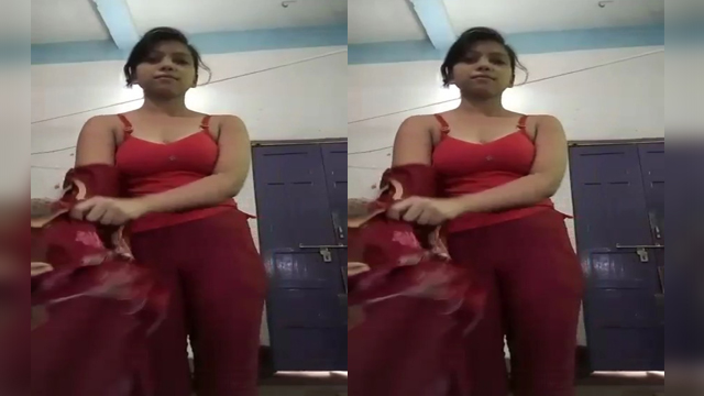 Bangladeshi Beautiful Girl Showing Her Beautiful Pussy And Asshole 1