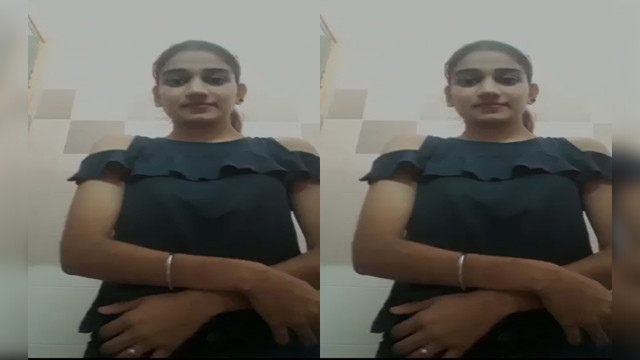 Indian Desi Cute Girl Fingering