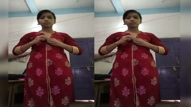 Bangladeshi Beautiful Girl Showing Her Beautiful Pussy And Asshole 2