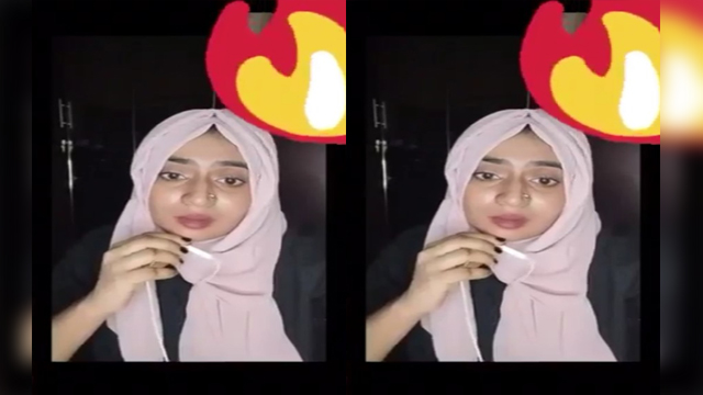Bangladeshi Sexy Hijabi Girl Showing????