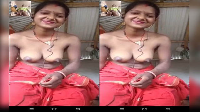 Sexy Village Bhabhi Showing Her Boobs and Pussy
