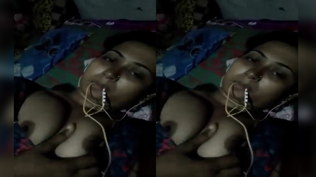Bengali Bhabi Showing boobs